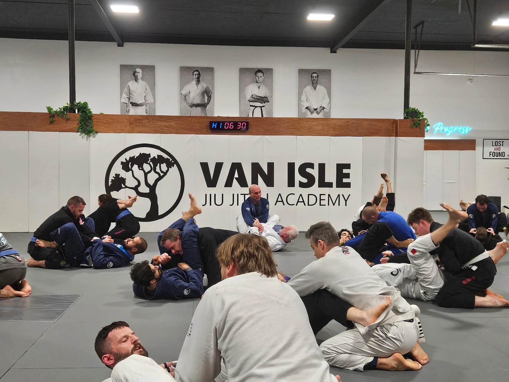 Beginner BJJ class at Van Isle Jiu Jitsu Academy